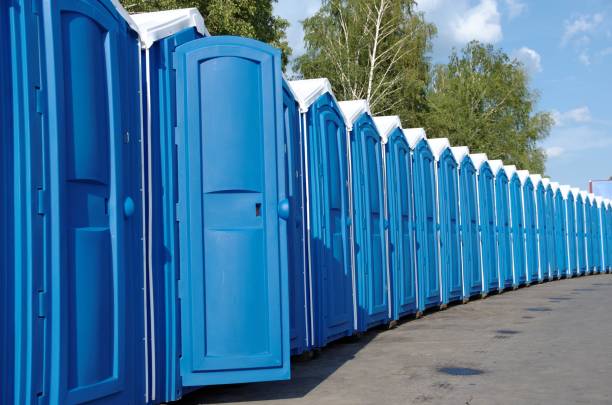 Best Portable restroom trailer rental  in Buttonwillow, CA
